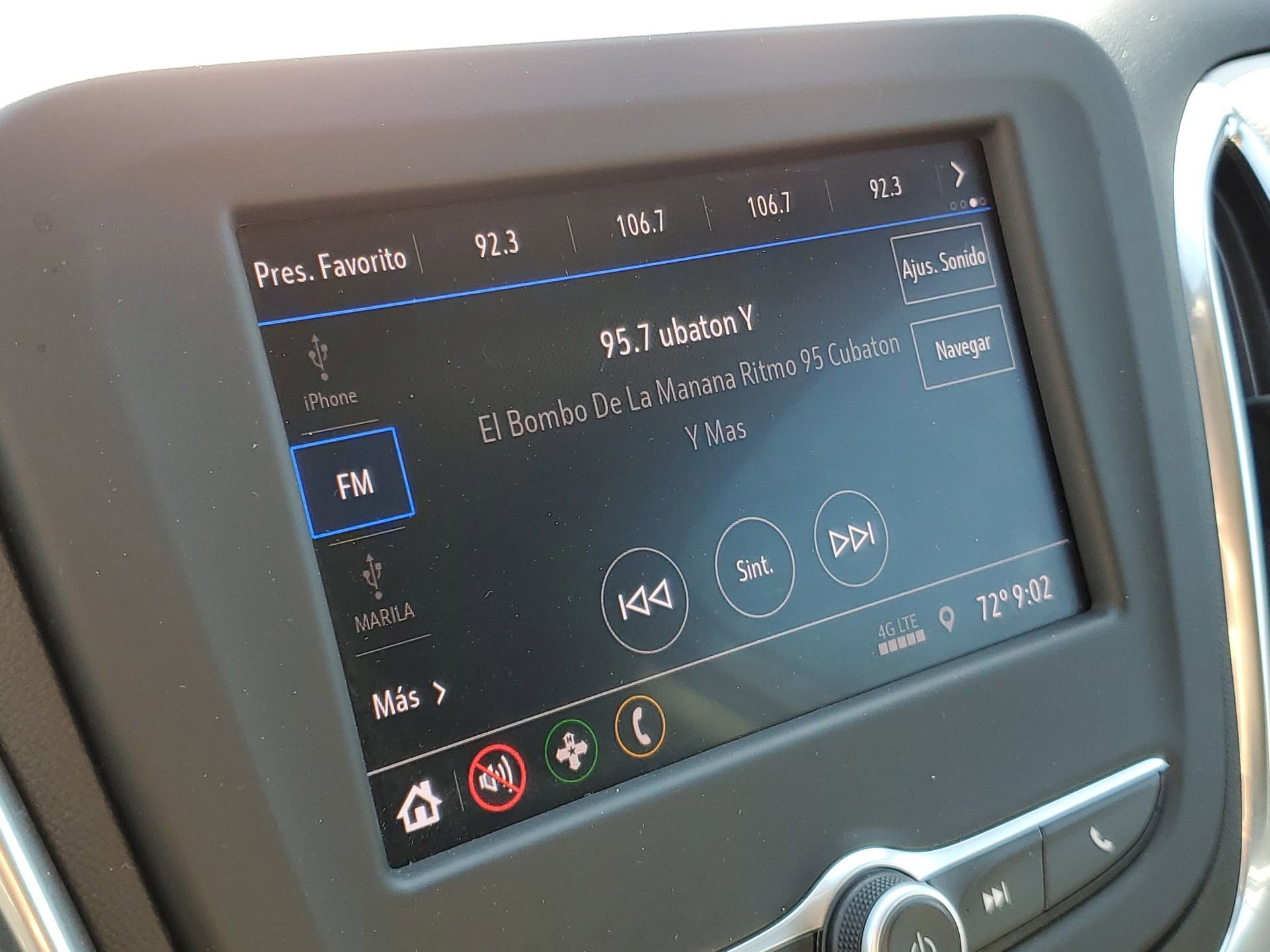 Used 2021 Chevrolet Equinox LS image 26