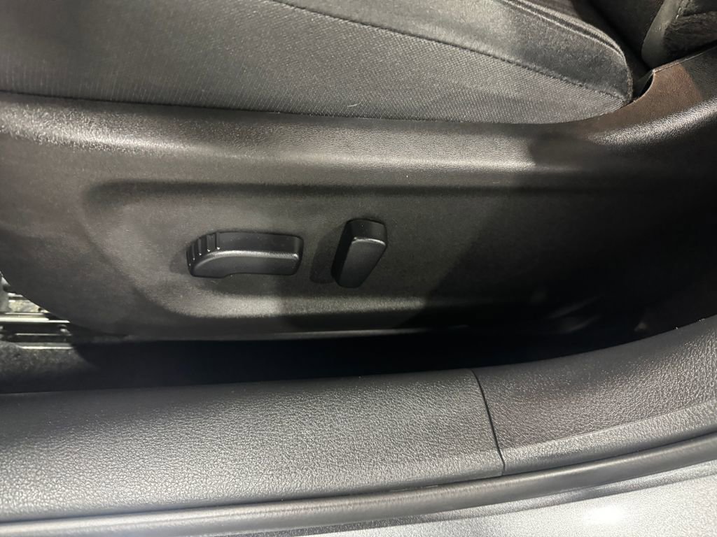 Used 2025 Nissan Altima 2.5 SV image 18