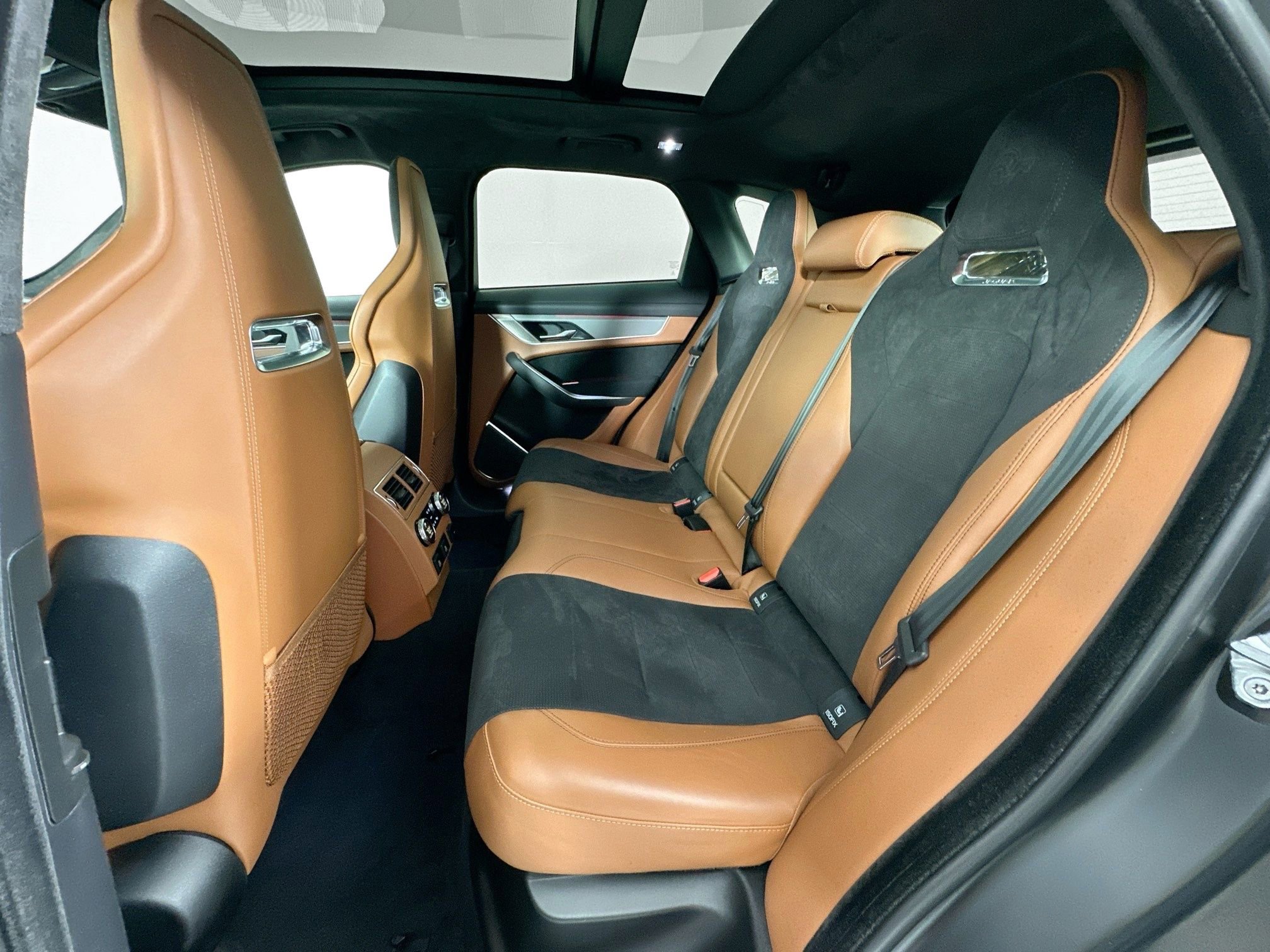 Certified 2021 Jaguar F-PACE SVR AWD/4WD image 23