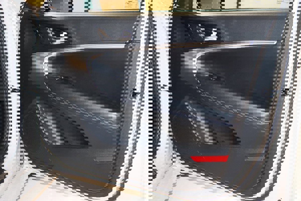 Used 2025 Genesis G70 2.5T image 49