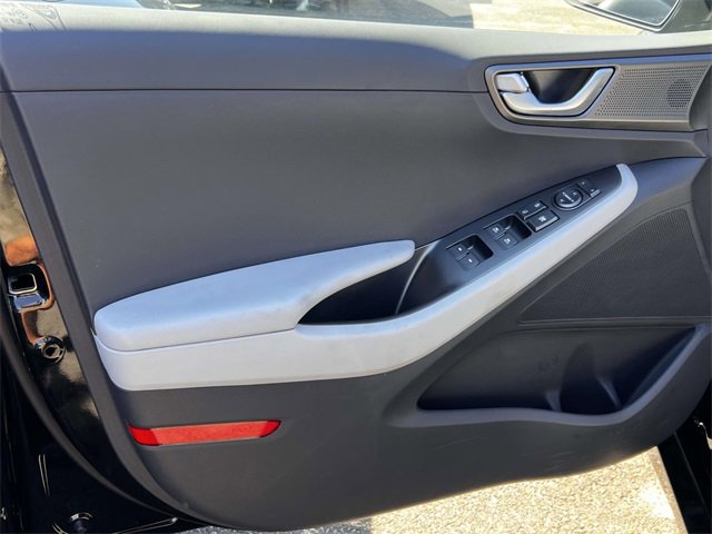 Used 2022 Hyundai Ioniq SEL image 30