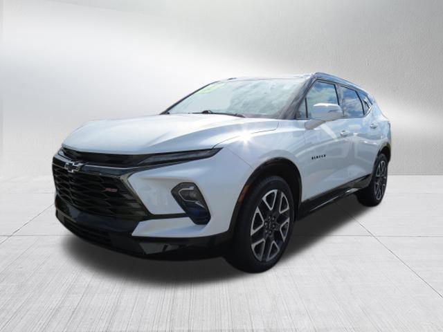 Certified 2023 Chevrolet Blazer RS w/ Driver Confidence II Package image 4