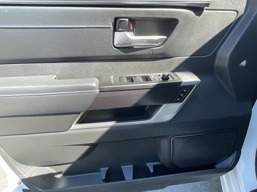 Used 2024 Toyota Sequoia Platinum AWD/4WD image 20