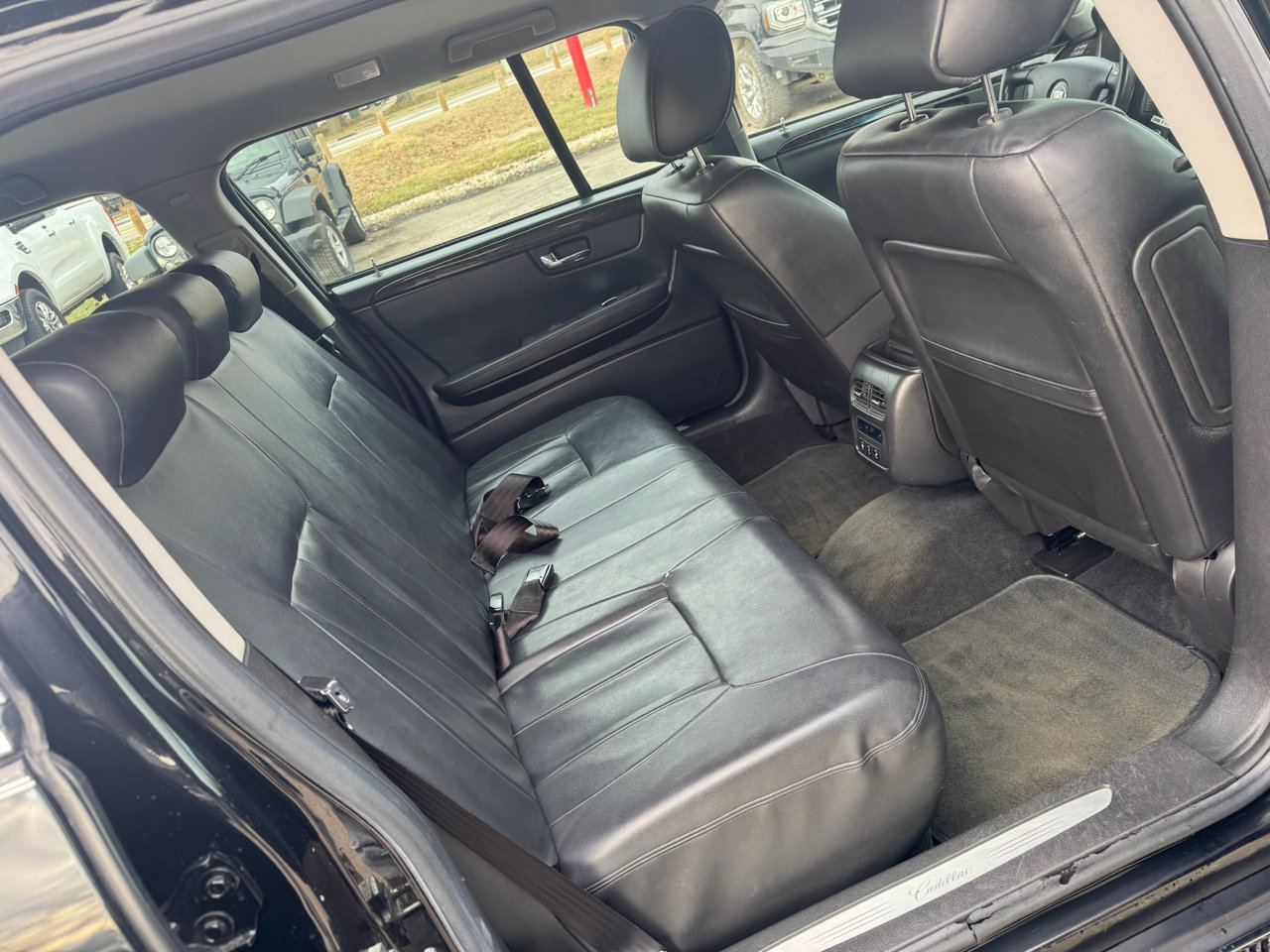 Used 2011 Cadillac DTS Limousine image 25