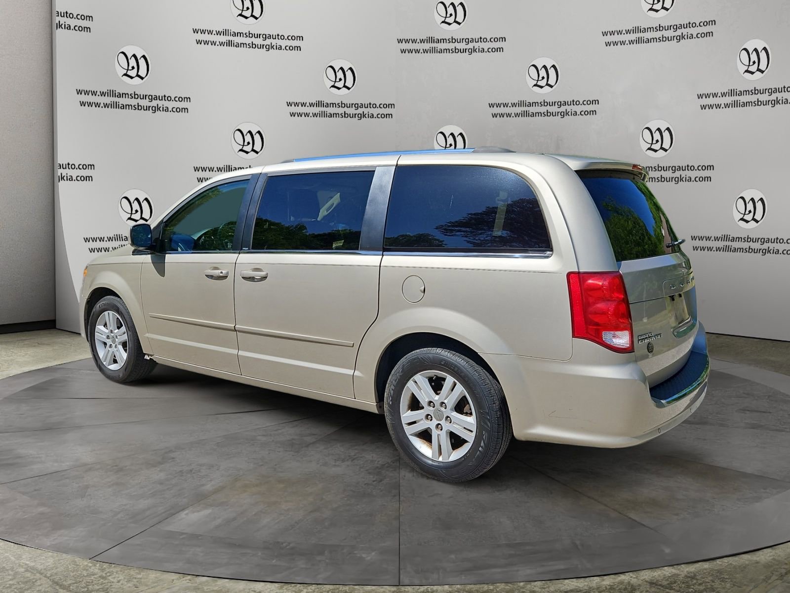 Used 2013 Dodge Grand Caravan Crew w/ Safety Sphere Group FWD image 3