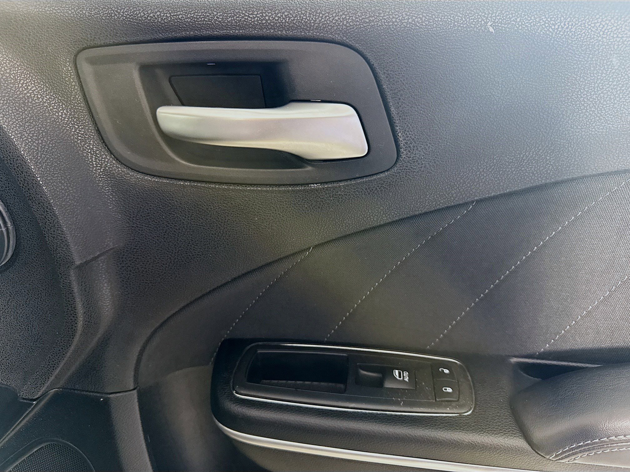 Used 2018 Dodge Charger R/T image 31