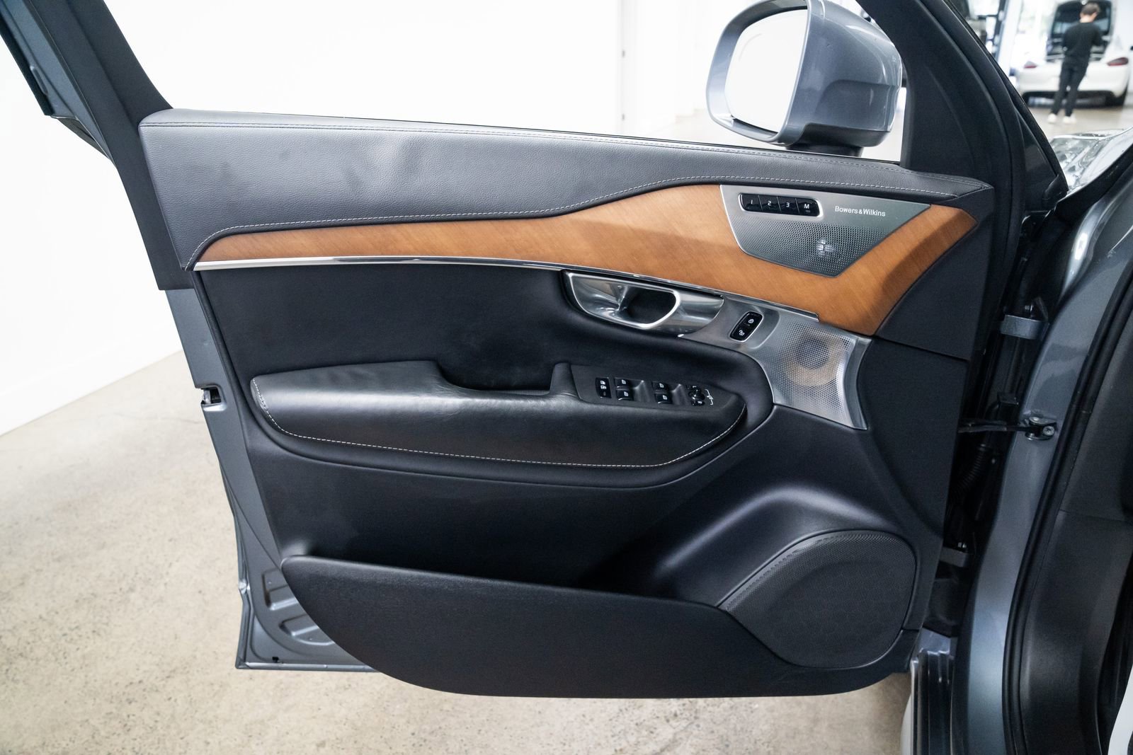 Used 2018 Volvo XC90 T6 Inscription w/ Convenience Package image 15