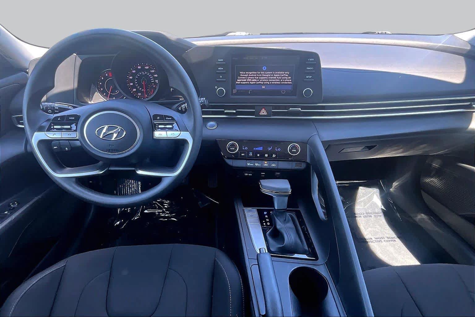 Used 2023 Hyundai Elantra SEL w/ Cargo Package FWD image 15