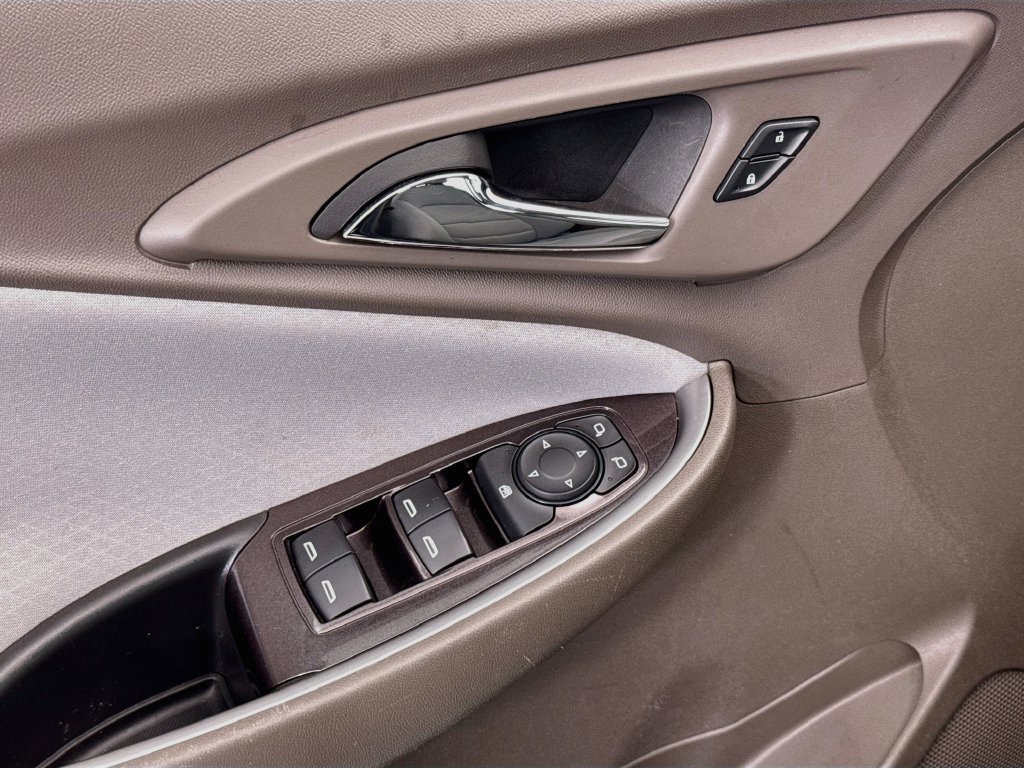 Used 2023 Chevrolet Malibu LS FWD image 21