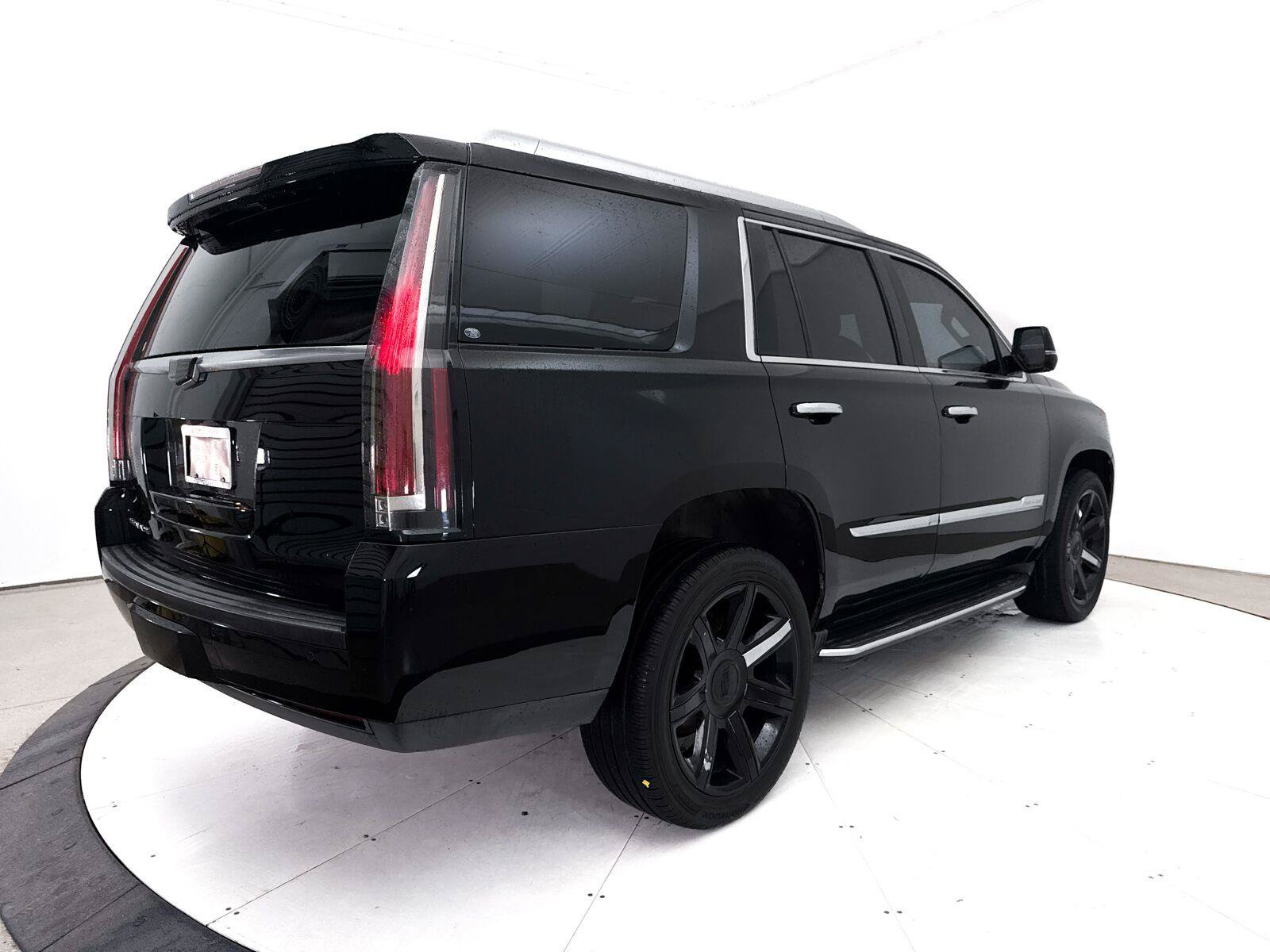 Used 2016 Cadillac Escalade Luxury RWD image 16