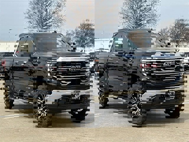 Used 2022 GMC Sierra 1500 SLT image 2