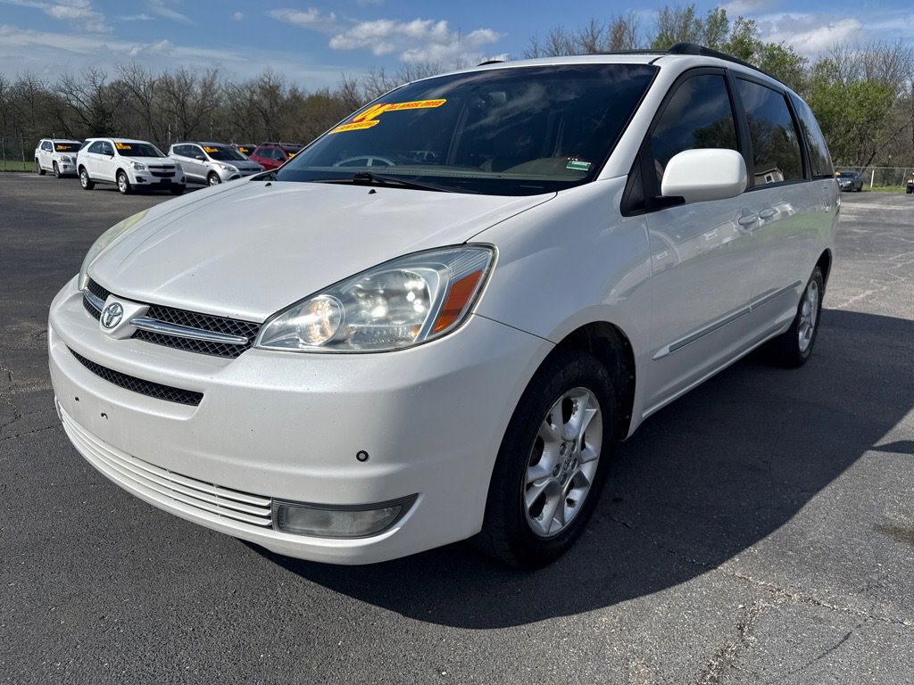 Used 2004 Toyota Sienna XLE AWD/4WD image 2