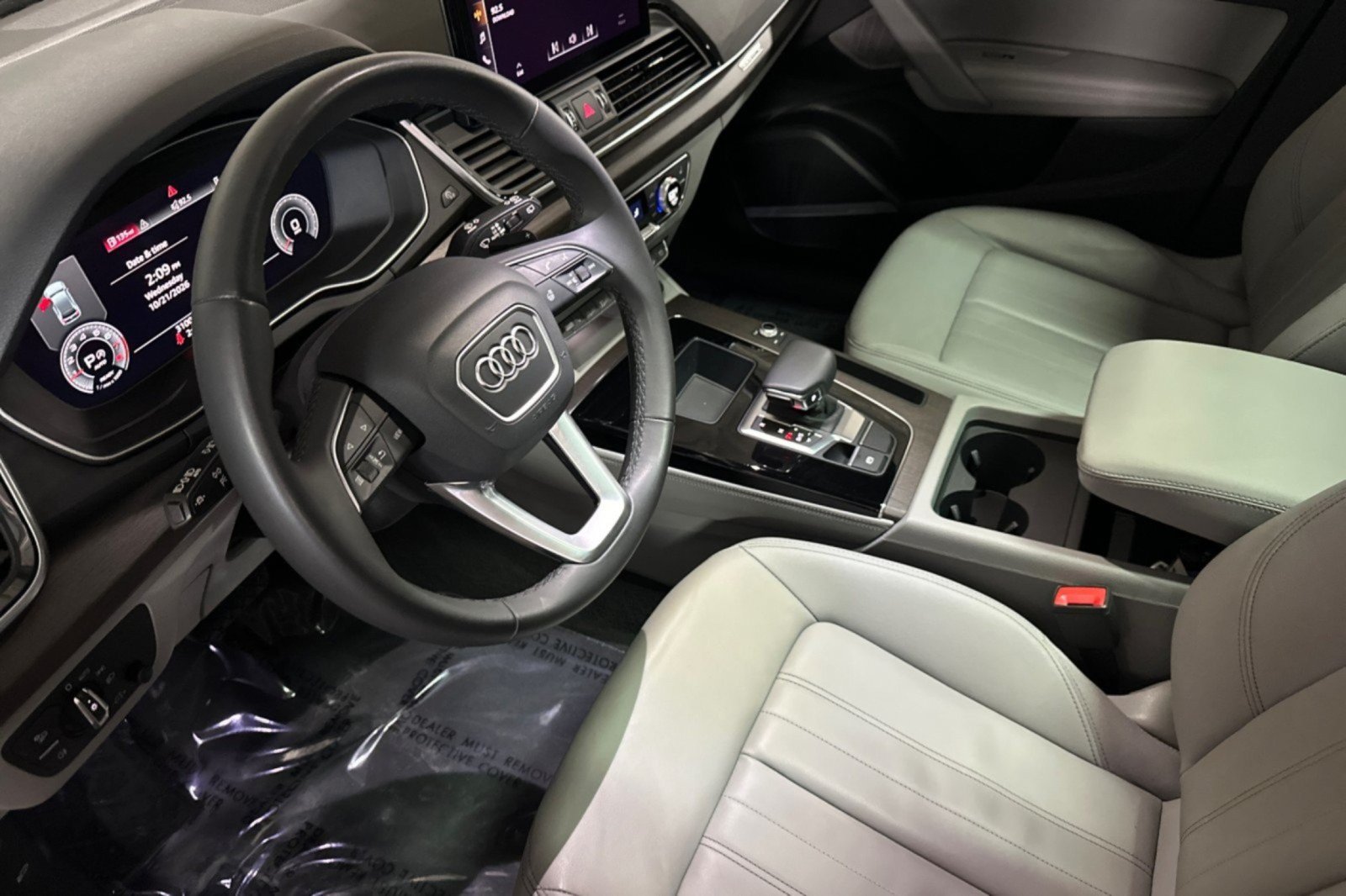 Used 2023 Audi Q5 2.0T Premium Plus w/ Premium Plus Package AWD/4WD image 9