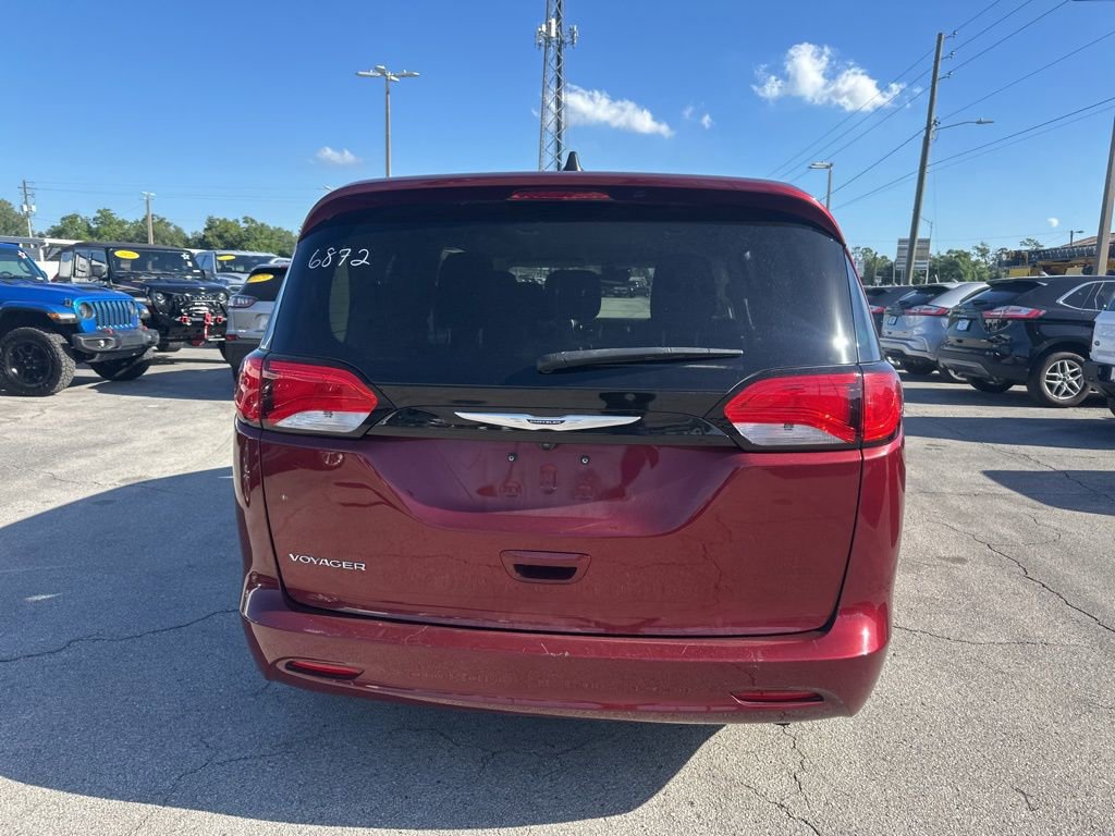 Used 2023 Chrysler Voyager LX image 25