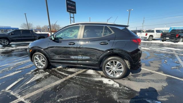 Used 2022 Buick Encore GX Select w/ Sport Touring Package image 5