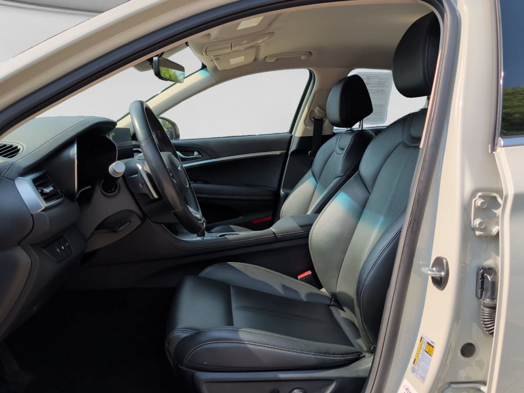 Used 2025 Genesis G70 2.5T AWD/4WD image 16