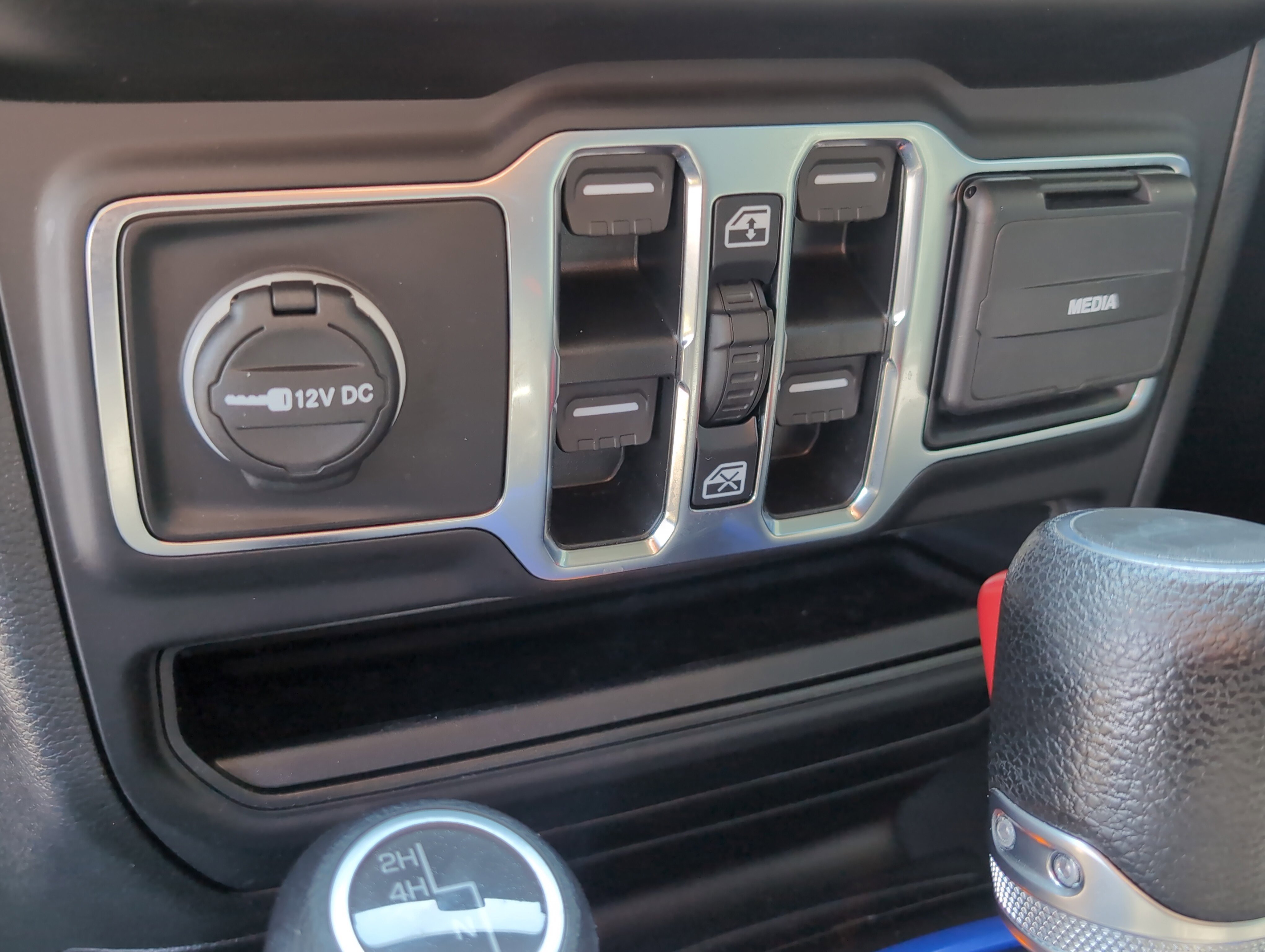 Used 2023 Jeep Gladiator Willys image 38