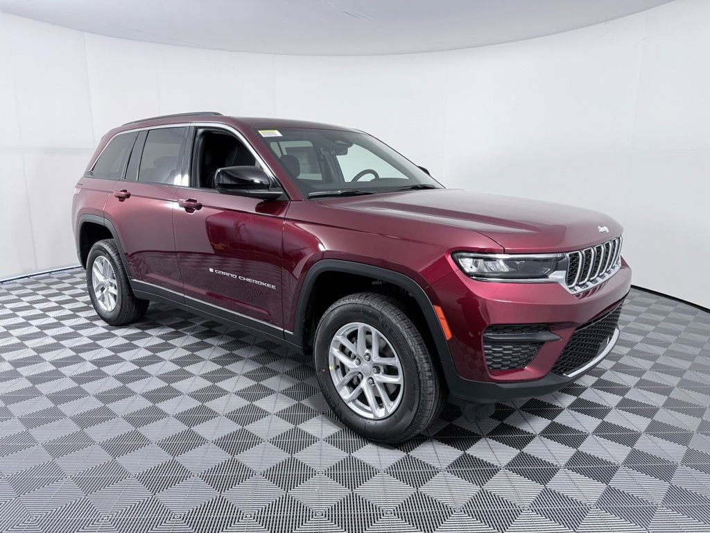 New 2026 Jeep Grand Cherokee Laredo image 2
