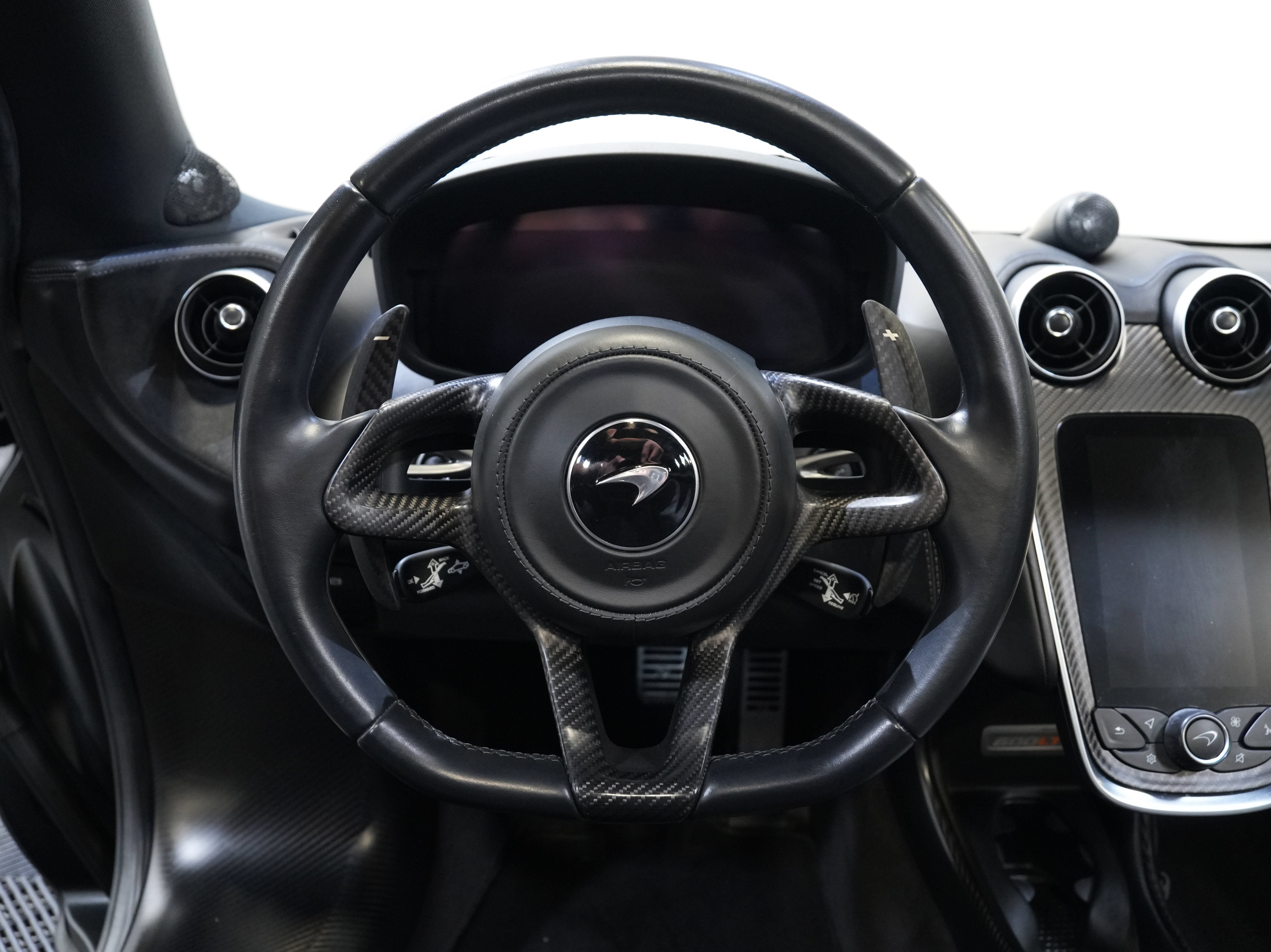 Used 2020 McLaren 600LT Spider RWD image 37