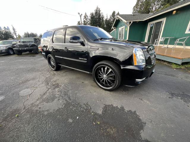 Used 2014 Cadillac Escalade Premium AWD/4WD image 3