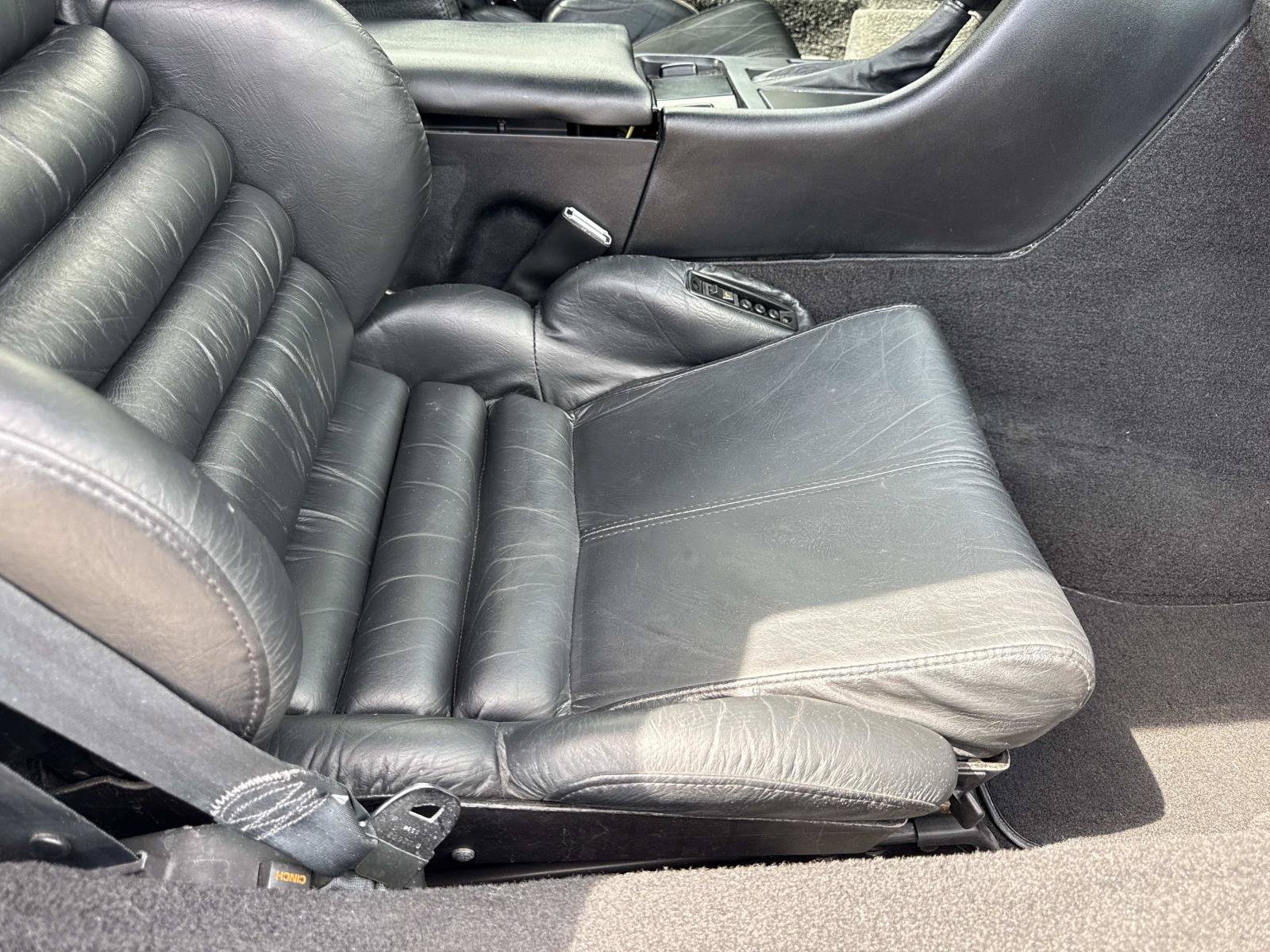 Used 1993 Chevrolet Corvette Coupe RWD image 12