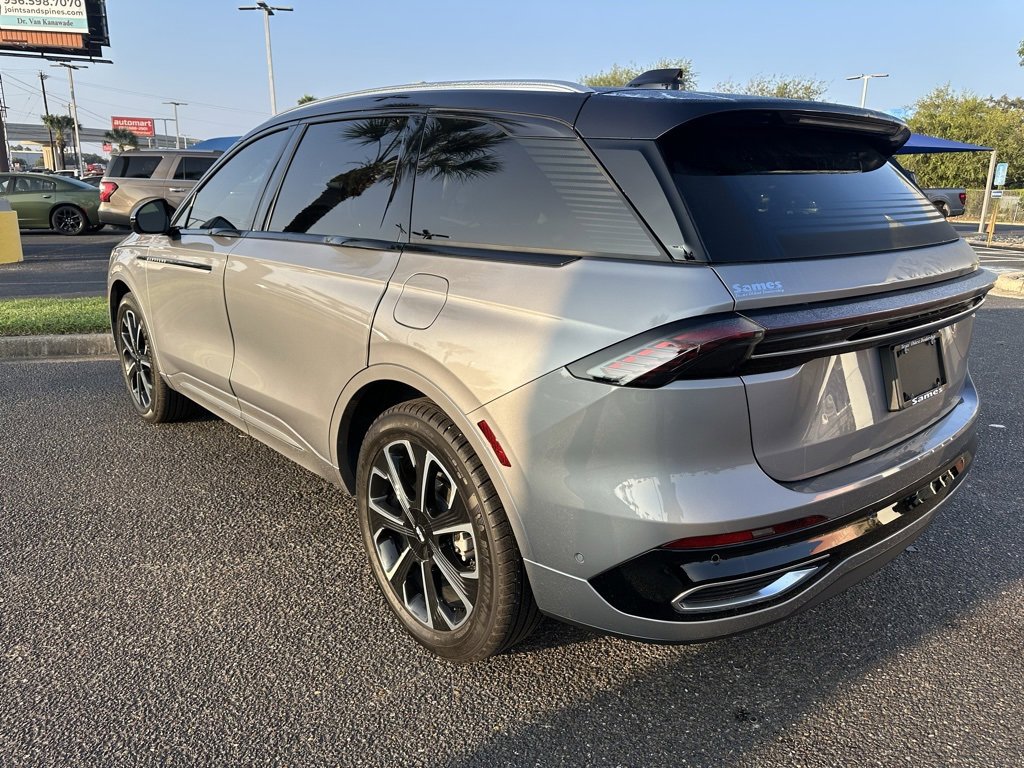 Used 2024 Lincoln Nautilus Reserve image 4