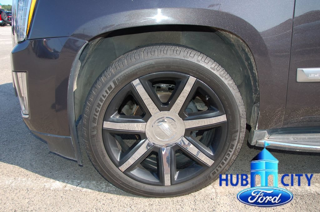 Used 2016 Cadillac Escalade Luxury AWD/4WD image 9