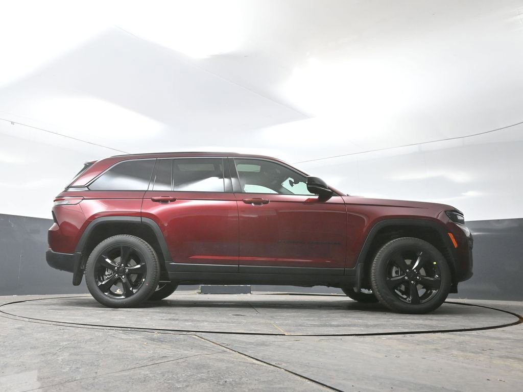 New 2026 Jeep Grand Cherokee Limited w/ Limited Altitude Package image 37