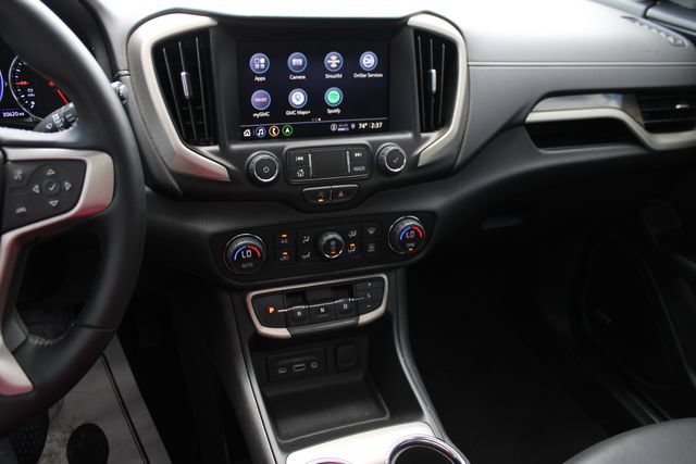 Used 2023 GMC Terrain Denali w/ Denali Premium Package AWD/4WD image 16