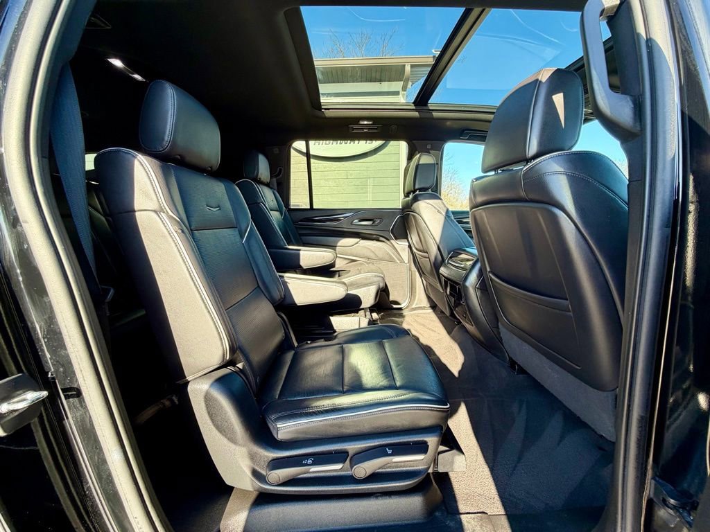 Used 2023 Cadillac Escalade ESV Sport image 21