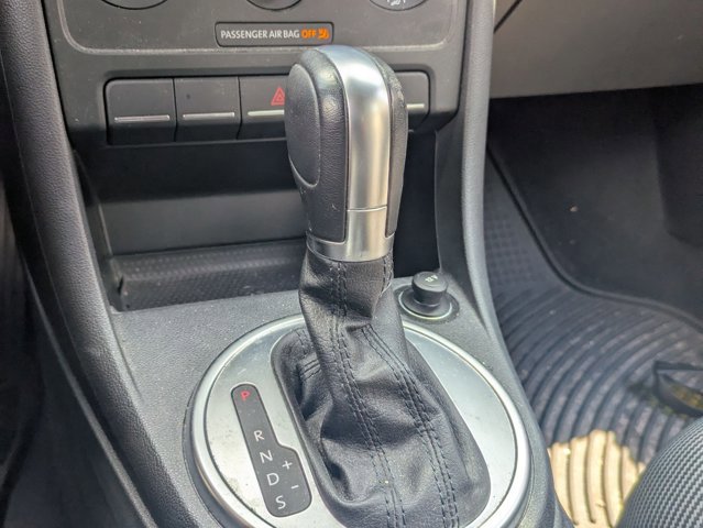 Used 2015 Volkswagen Beetle 1.8T image 11