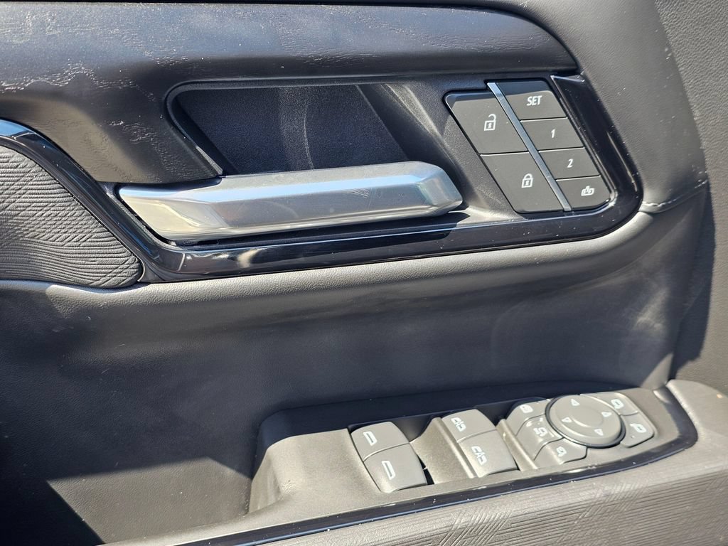 Used 2025 GMC Sierra 2500 AT4X AWD/4WD image 23