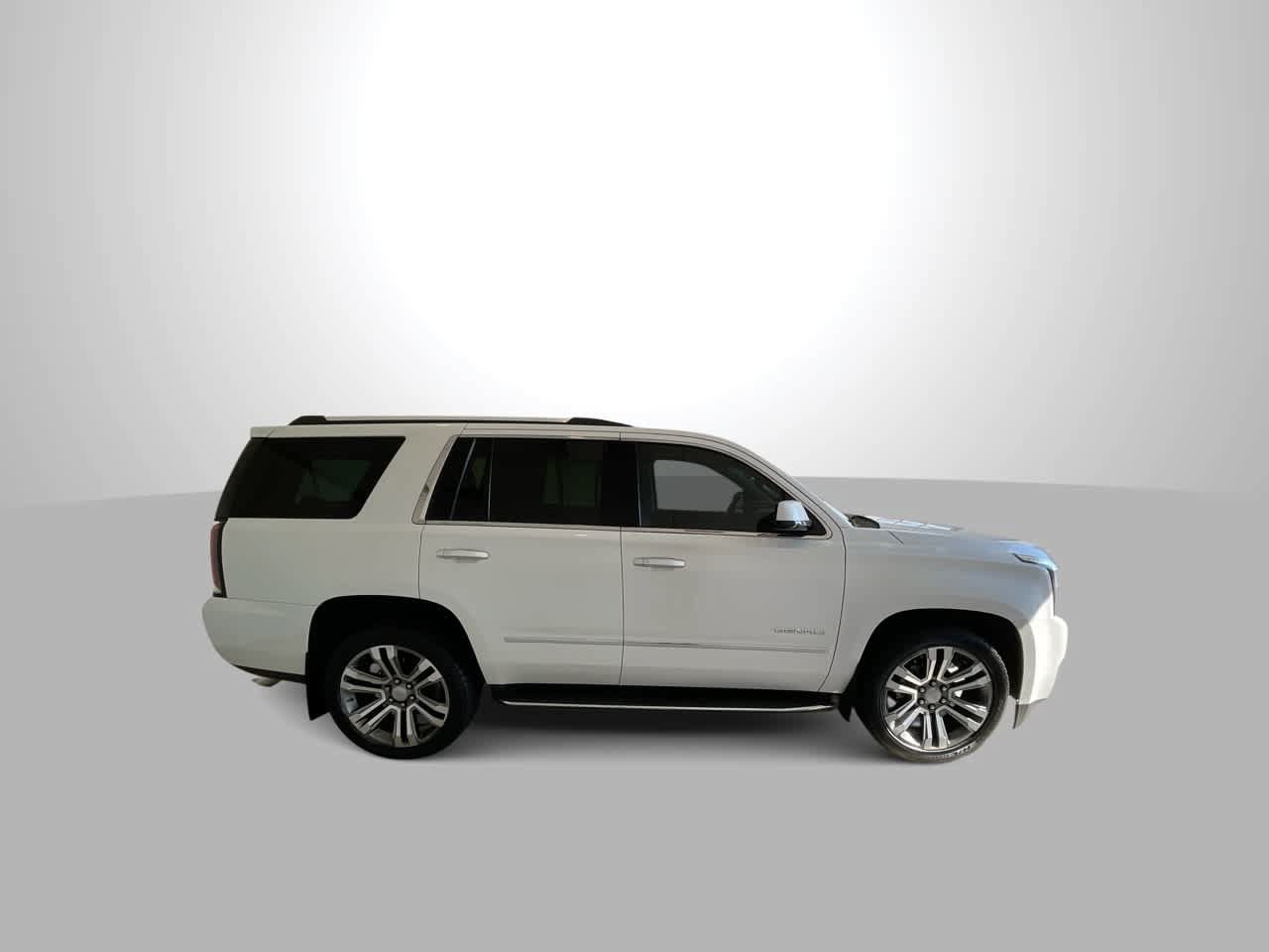 Used 2017 GMC Yukon Denali w/ Open Road Package AWD/4WD image 9
