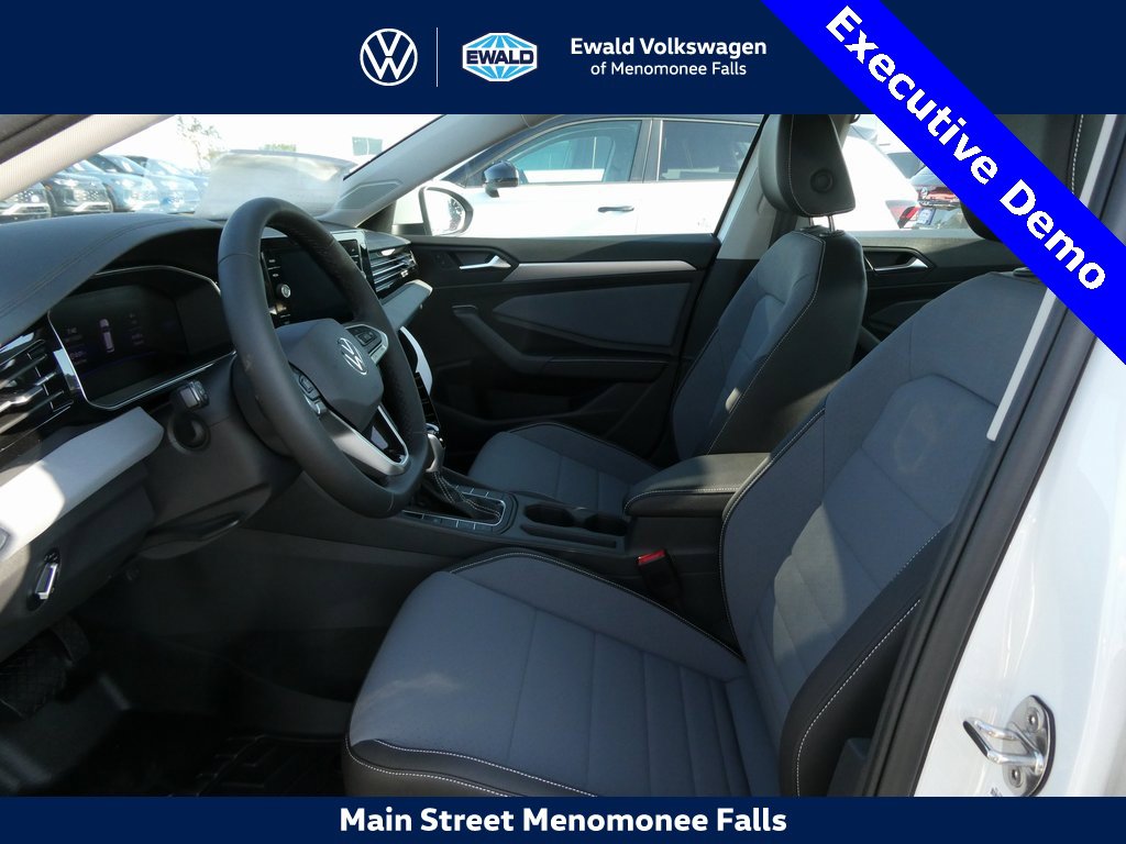 New 2025 Volkswagen Jetta SE image 28