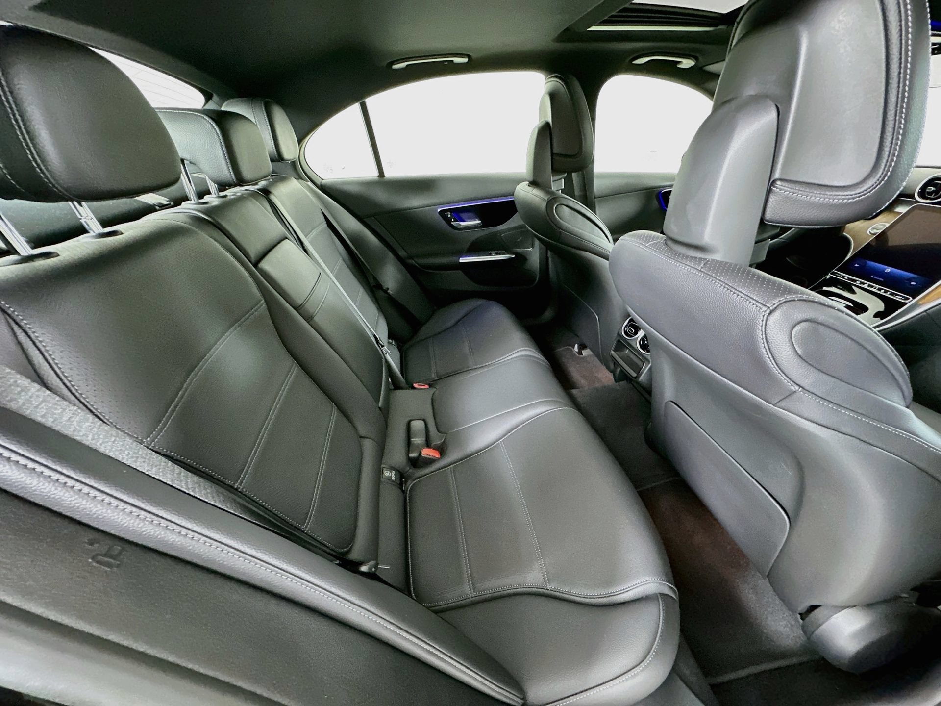 Used 2024 Mercedes-Benz C 300 Sedan image 27