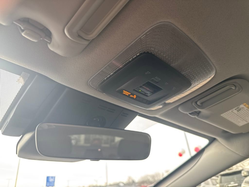 Used 2024 Toyota Prius Prime SE image 28