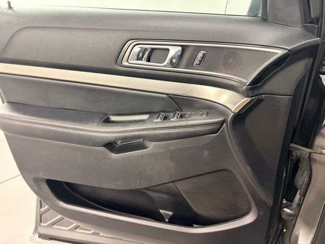 Used 2014 Ford Explorer XLT w/ Equipment Group 201A image 28