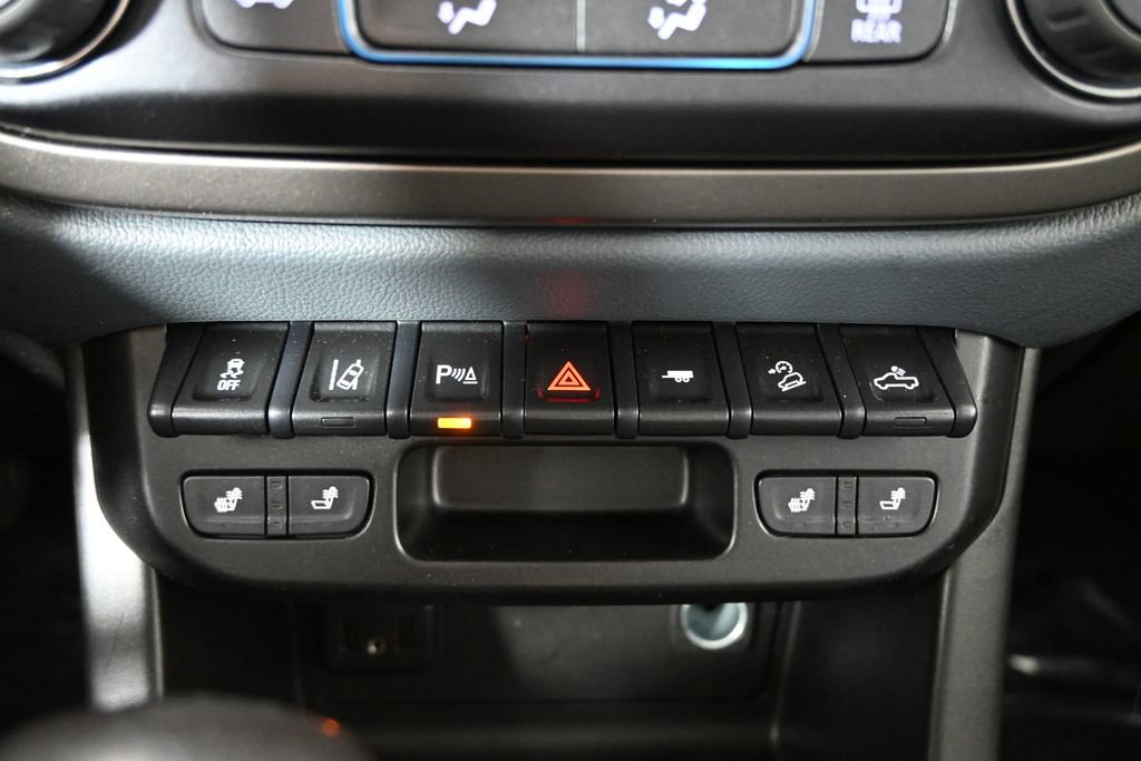 Used 2022 Chevrolet Colorado Z71 w/ Trail Boss Package AWD/4WD image 32