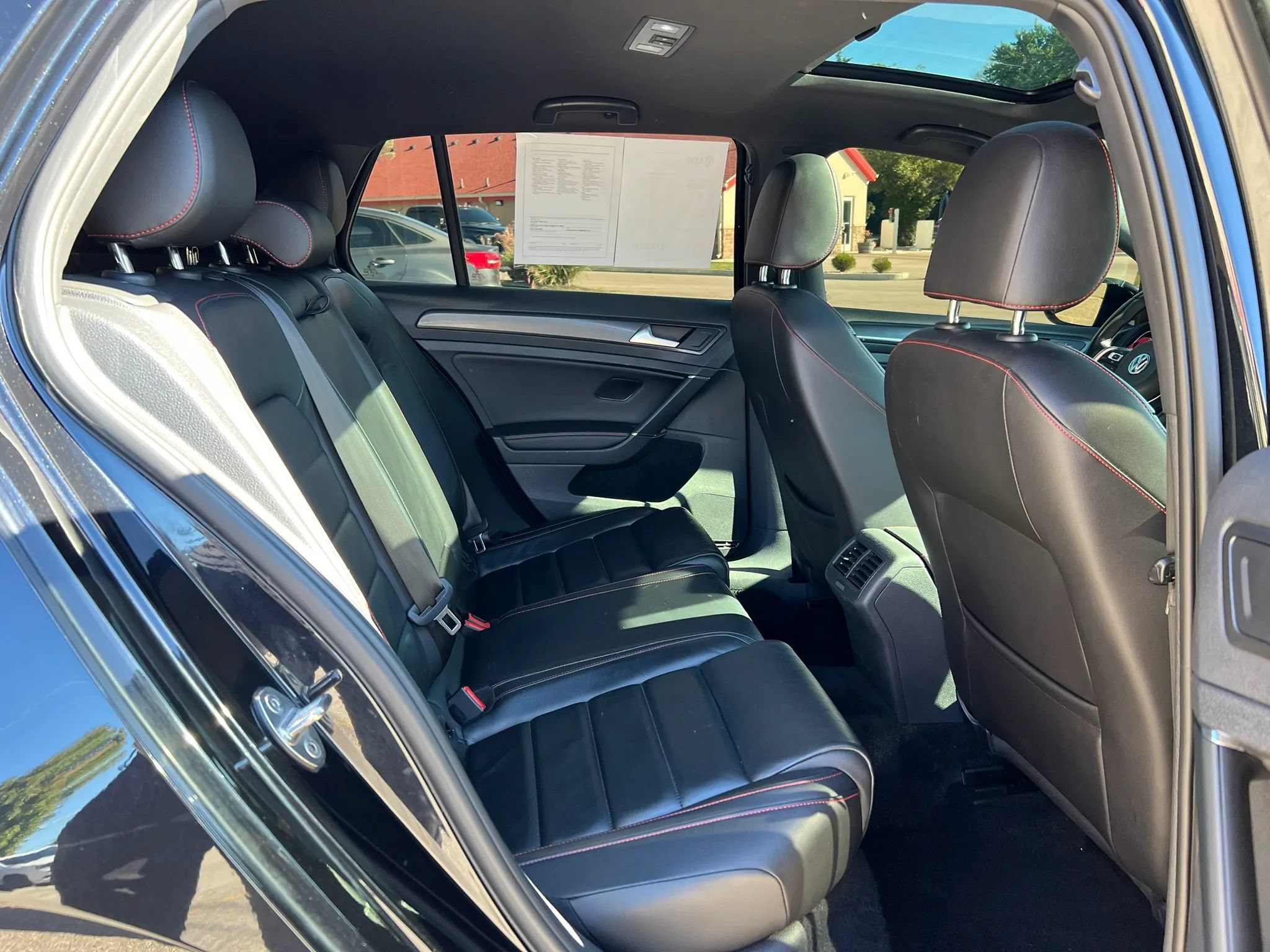 Used 2019 Volkswagen GTI SE FWD image 26