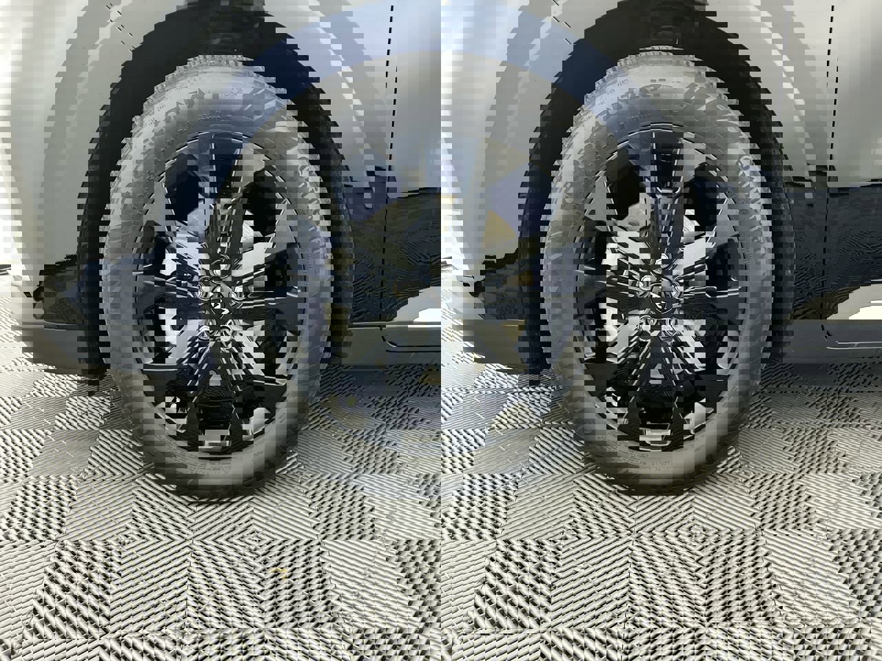 Used 2024 Kia Carnival SX Prestige image 11