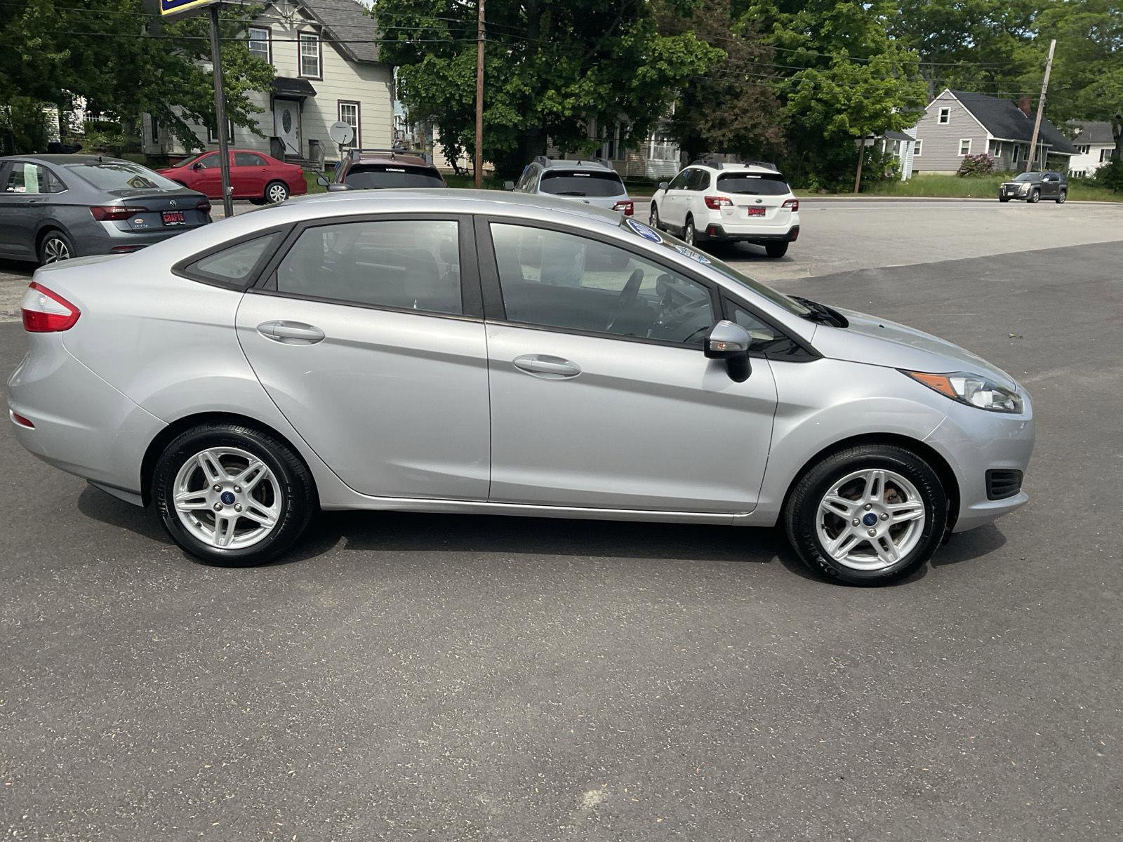 Used 2018 Ford Fiesta SE w/ Cold Weather Package FWD image 6