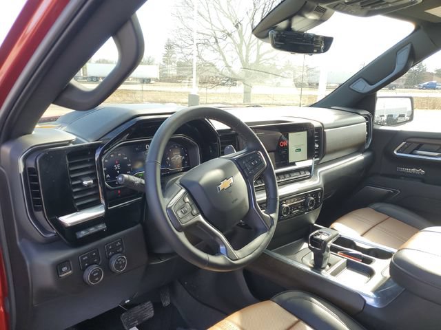 Used 2025 Chevrolet Silverado 1500 High Country AWD/4WD image 8