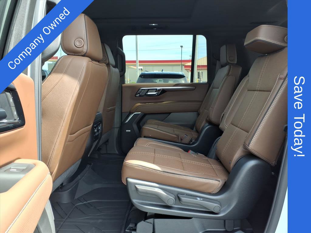 New 2026 Chevrolet Suburban High Country w/ Sun And Tow Package AWD/4WD image 14