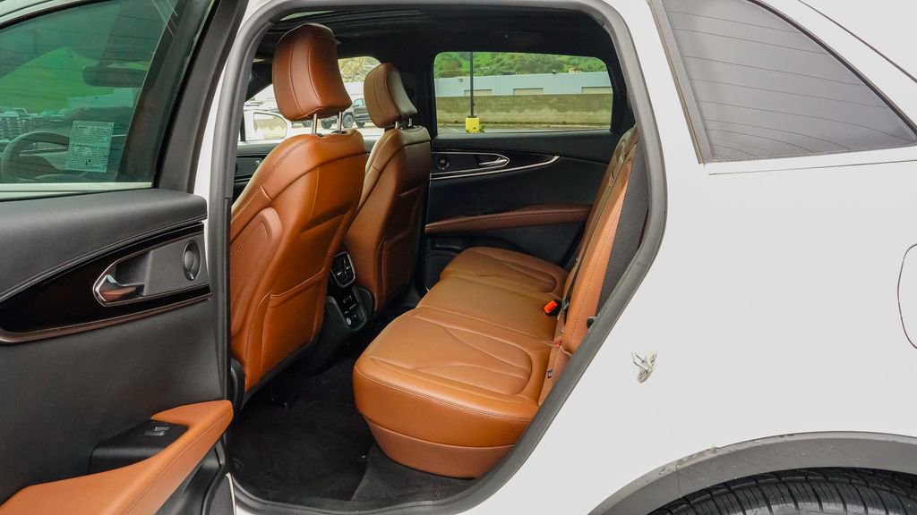 Used 2023 Lincoln Nautilus Reserve w/ Equipment Group 201A image 13