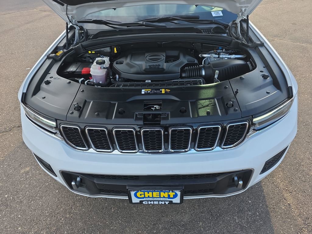 Used 2024 Jeep Grand Cherokee Overland w/ Trailer Tow Package image 23