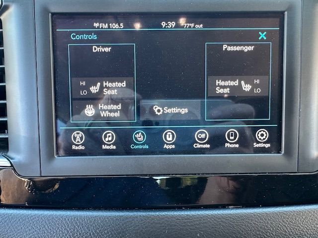 Used 2020 Chrysler Pacifica Touring-L w/ Tire & Wheel Group image 23