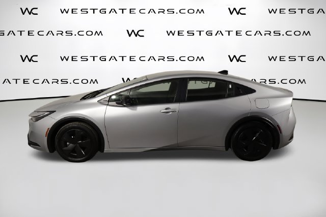 Used 2026 Toyota Prius LE FWD image 5