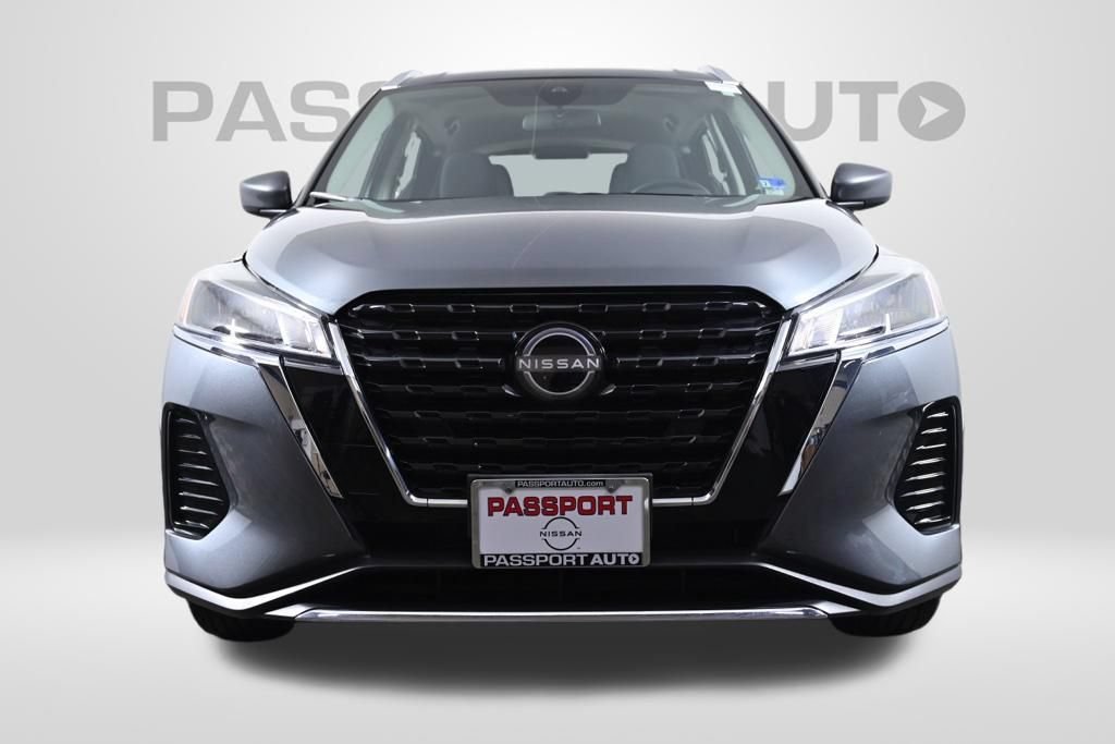 Certified 2022 Nissan Kicks SV FWD image 2