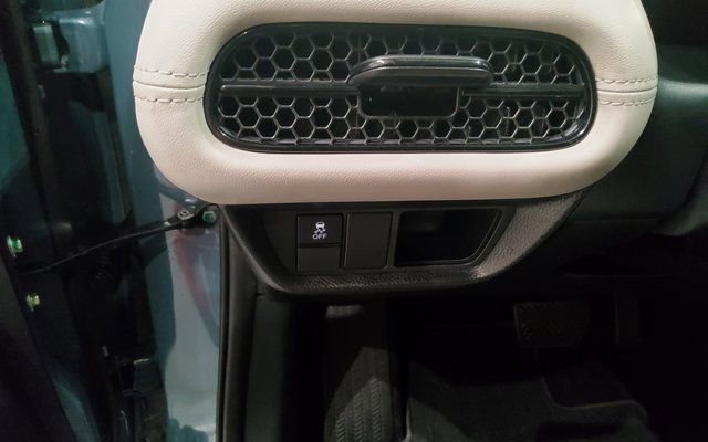 Used 2025 Honda HR-V LX image 26