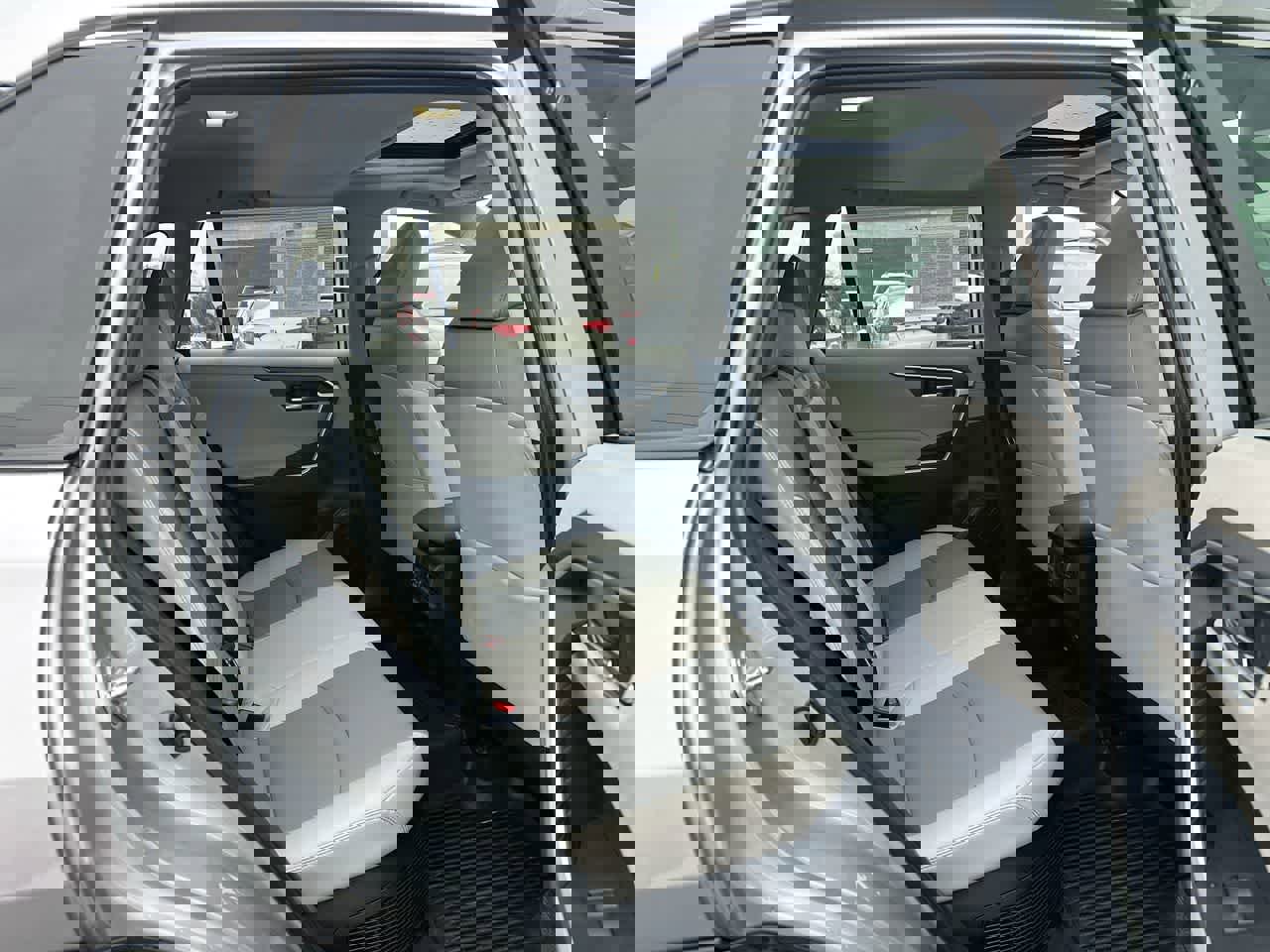 Used 2022 Toyota RAV4 XLE Premium image 26